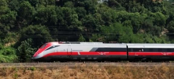 È possibile difendere i propri diritti contro Trenitalia in caso di ritardi, mancato riscaldamento o carrozze sporche: si va dalla richiesta di rimborso alla causa vera e propria